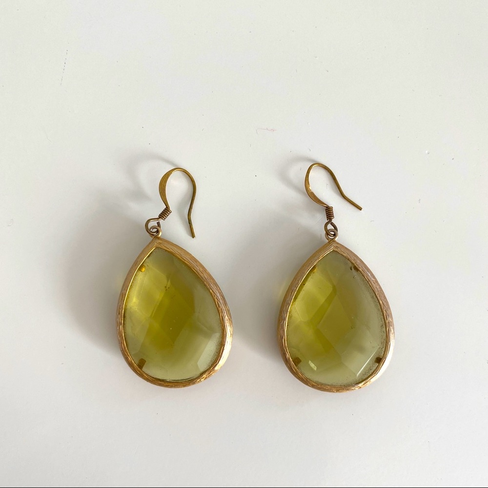 Light green glass teardrop earring